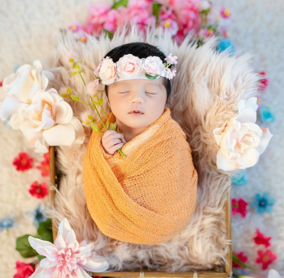 Newborn baby photography